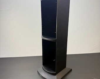 Estante para CD de plástico negro estilo vintage de los años 90, estante multimedia independiente.