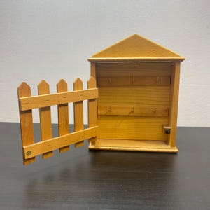 Armadietto portachiavi da parete in legno, supporto a parete, 6 ganci per chiavi, anta con pomolo, organizer per chiavi marrone, stile Art Déco Boho, armadietto da parete