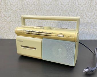 Vintage Sony CFM-20 AM/FM Radio Cassette Corder Tape recorder white - Boombox 100% functional