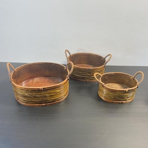 Vintage Circle Wooden Baskets, miniatures shop, Brown bucket with Handle, Harvesting Planter, Set of 3, Dolls House, Garden Stable Accessory