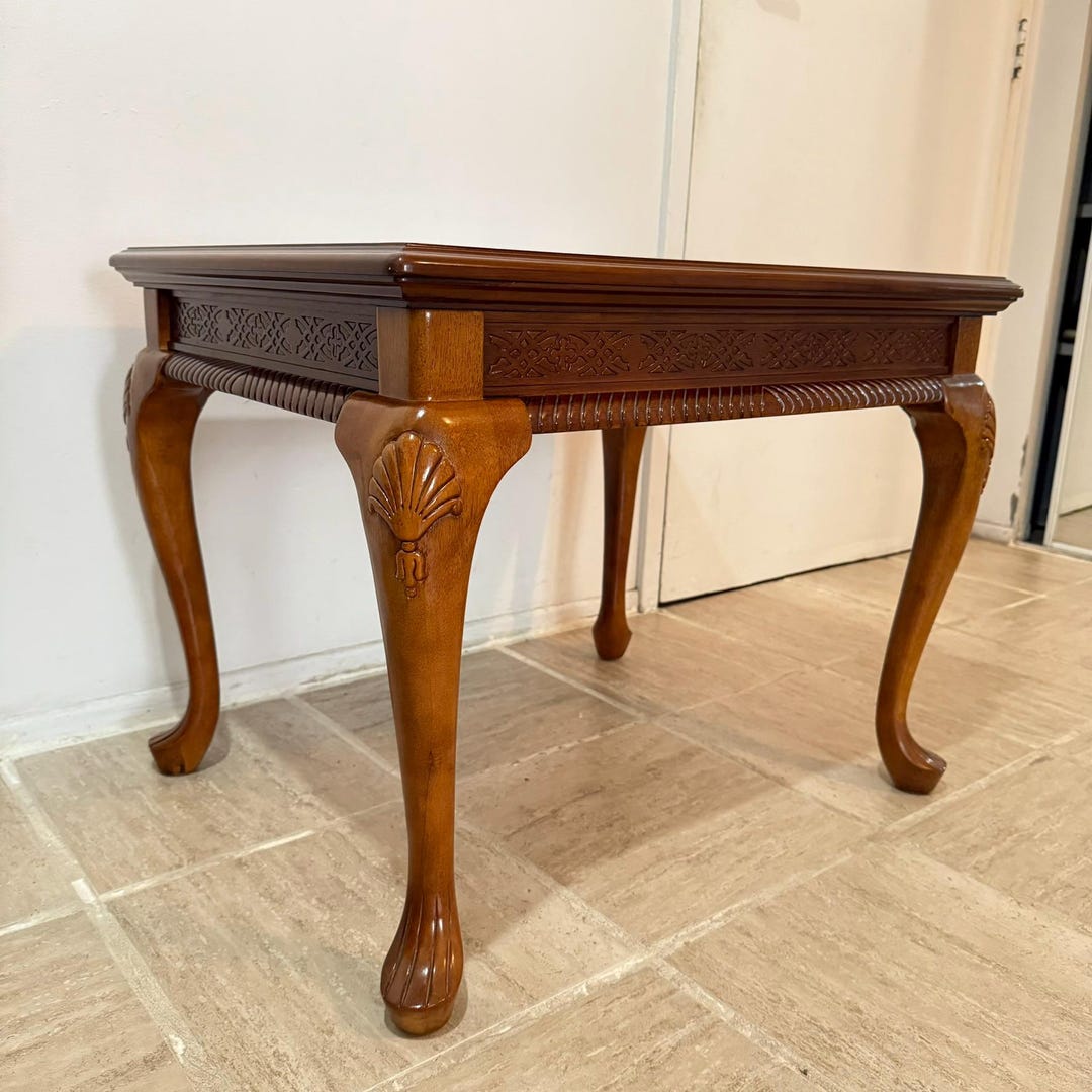 ボンベイ カンパニーのフレンチ スタイル サイド テーブル、1900 年代