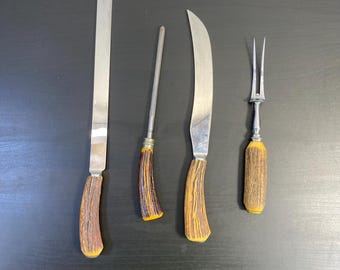 Juego de trinchar de acero Sheffield vintage, 4 piezas (cuchillo y tenedor), mangos de imitación de asta, cubertería inglesa de mediados de siglo, juego para servir asados.