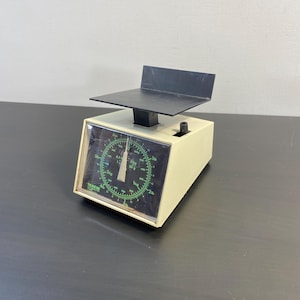 Vintage 70s Modernist Space Age EKS Analog Kitchen Scale Made in Sweden, Working, 1960&#39;s to 70&#39;s, Food and Drinks, vanilla white, Home Decor