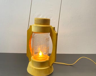 Farol de madera hecho a mano con tarro Mason, lámpara de mesa rústica, decoración de estilo granja.