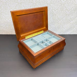 Vintage 1998 Bombay Company Cherry Wood, Jewelry Box Blue Velvet Lined Rectangular Tray Rings.