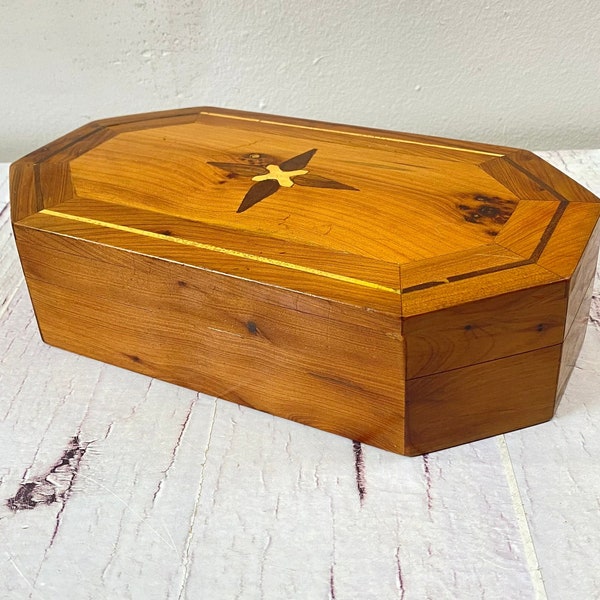 Vintage Wooden Jewelry box, Thuya Deposit, Handmade storage box, Authentic keepsake, Curio Display, Knick Knacks, Retro Miniature, Nice Gift