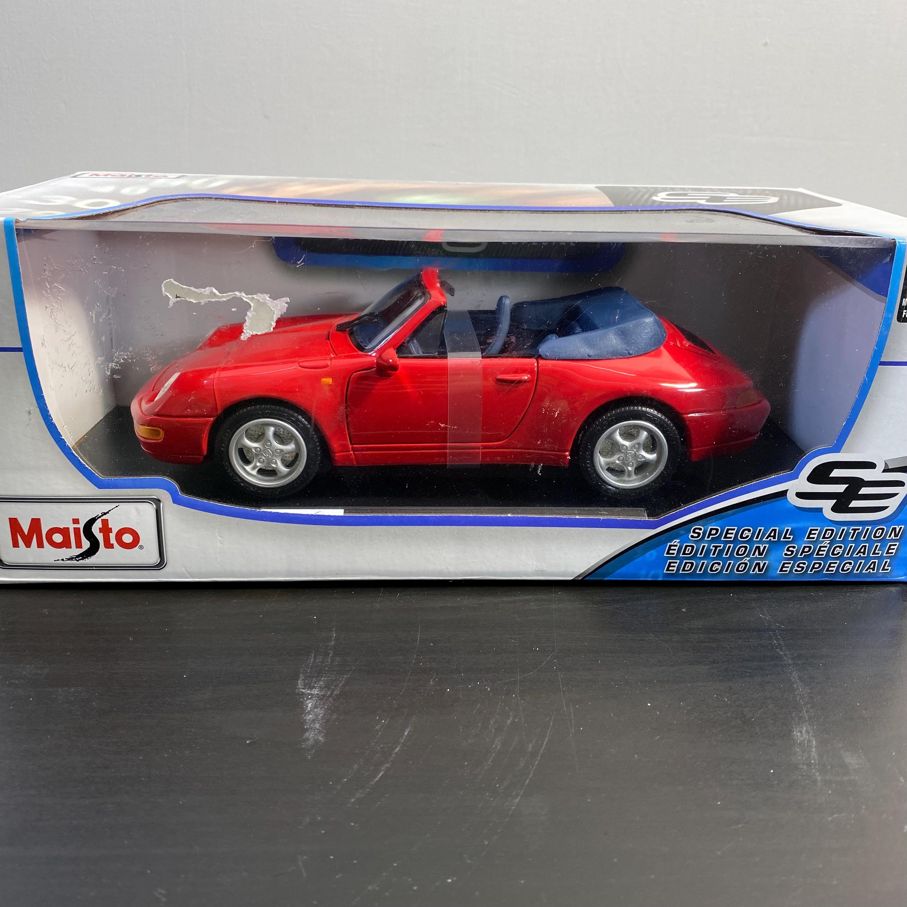 Maisto Porsche 911 Carrera Special Edition 1:18 Diecast Car