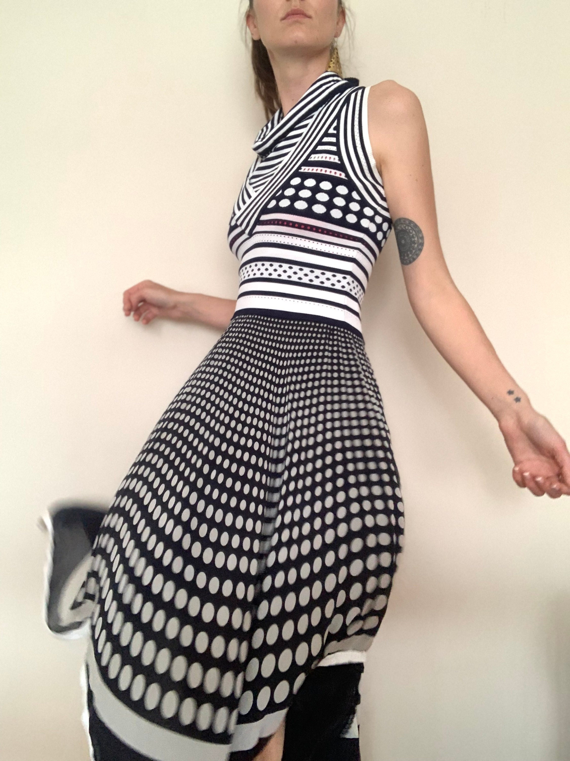 GIANFRANCO FERRE ベージュポロセーター 90s イタリア製 1990s Gianfranco Ferre Vintage Op Art Polka Dot Navy Dress