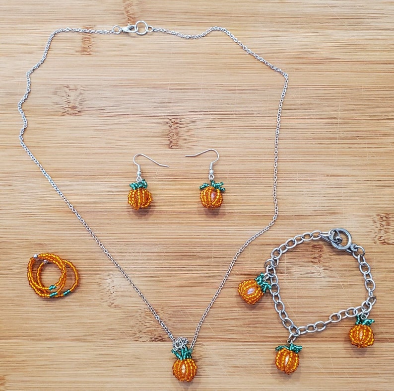 Beaded Pumpkin Charm Jewelry Set