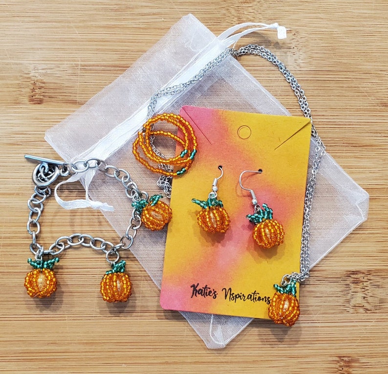 Beaded Pumpkin Charm Jewelry Set