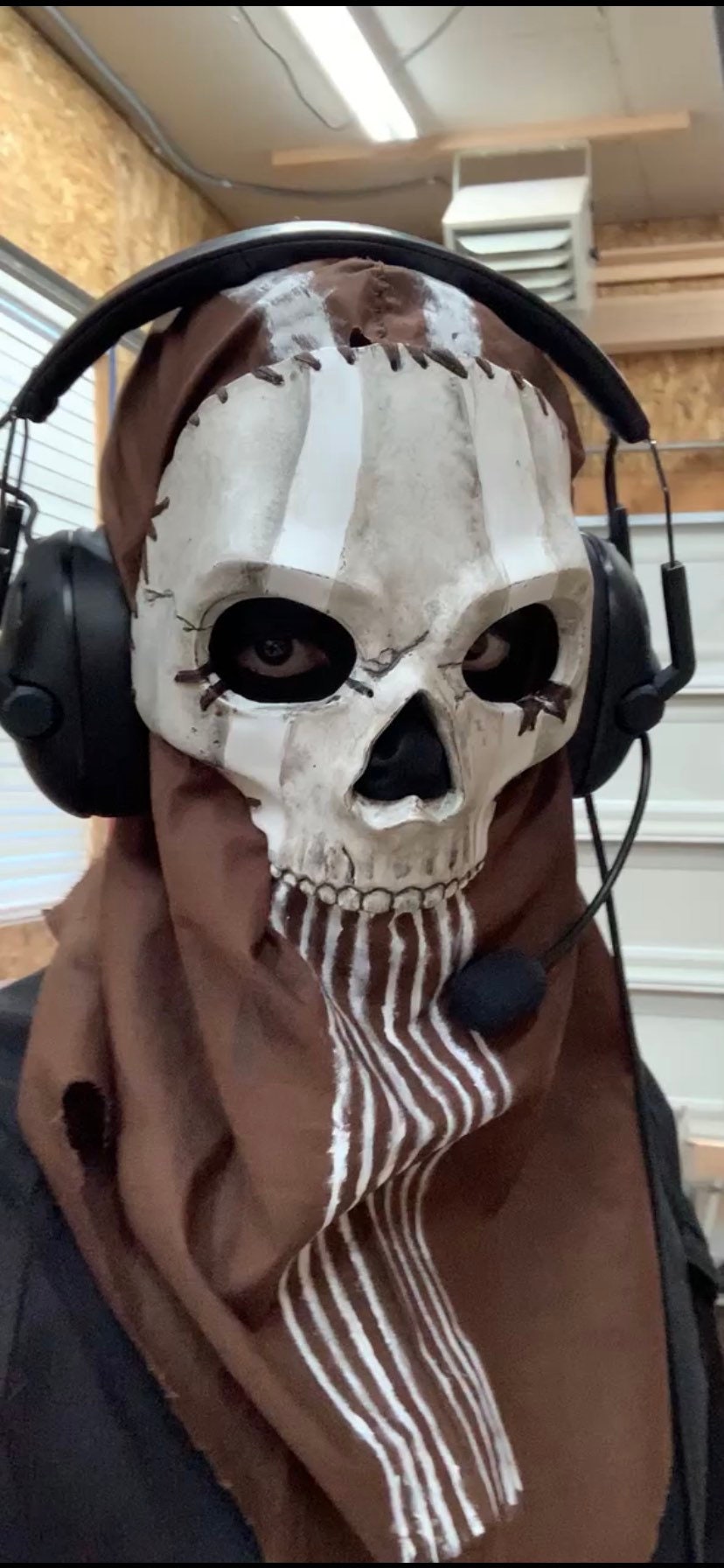 Decided to cosplay as ghost from mw2 just for fun. I'm not fully finished  yet (still need the chest rig and headphones/ear defenders). I painted the  mask myself. : r/modernwarfare