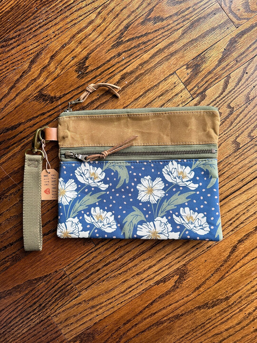 •WRISTLET - FLORAL• waxed canvas clutch
