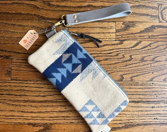 Wristlet - Southwestern Wool - Blue and Cream - Oregon Wool - Tribal - Clutch - Bag Organizer