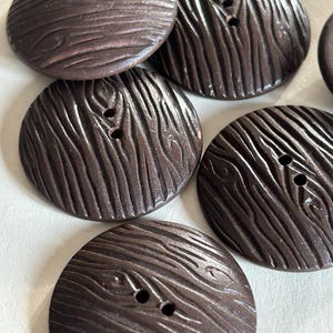 Vintage Brown Wooden Buttons – 2-Hole Flat Back – 7 Sizes From 10mm To 23mm (Pack)-914119