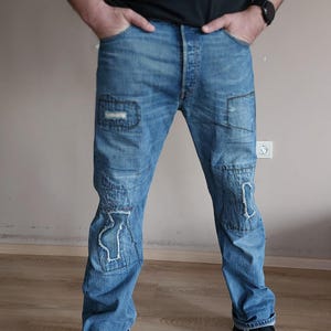Vintage 90’s LEVI&#39;S 501 Men&#39;s Distressed Ripped Button 093 Distressed Jeans Size W34/L32 super rare find