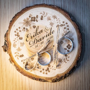 Porta fedi su fetta di legno 10/14 cm, portafedi personalizzato per matrimonio o altro evento speciale anniversario, fedi nuziali
