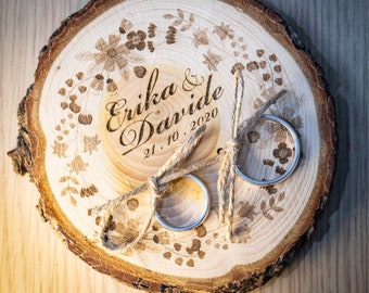 Anillos de boda en una rodaja de madera de 10/14 cm, anillo de bodas personalizado para bodas u otro evento especial de aniversario, anillos de boda