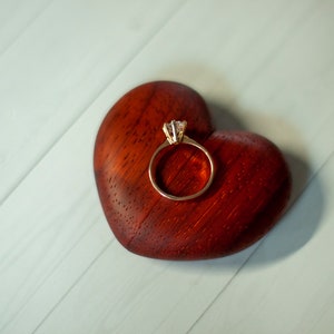 Houten hartvormige doos voor verlovingen en geschenken, geheime ringdoos