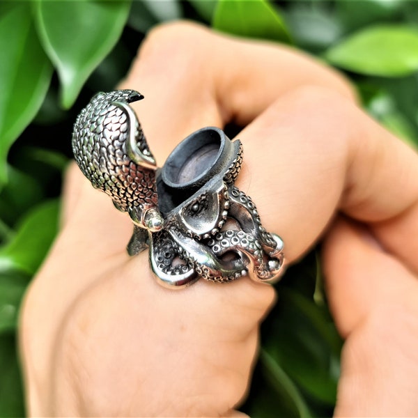 OCTOPUS Locket RING 925 Sterling Silver Secret Compartment Poison/medicine Box Ocean Sea Creature Tentacle Animal Talisman