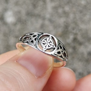Bague Nœud De Sorcière En Acier Inoxydable – Amulette Païenne Avec Zircon Noir, Symbolique Protection