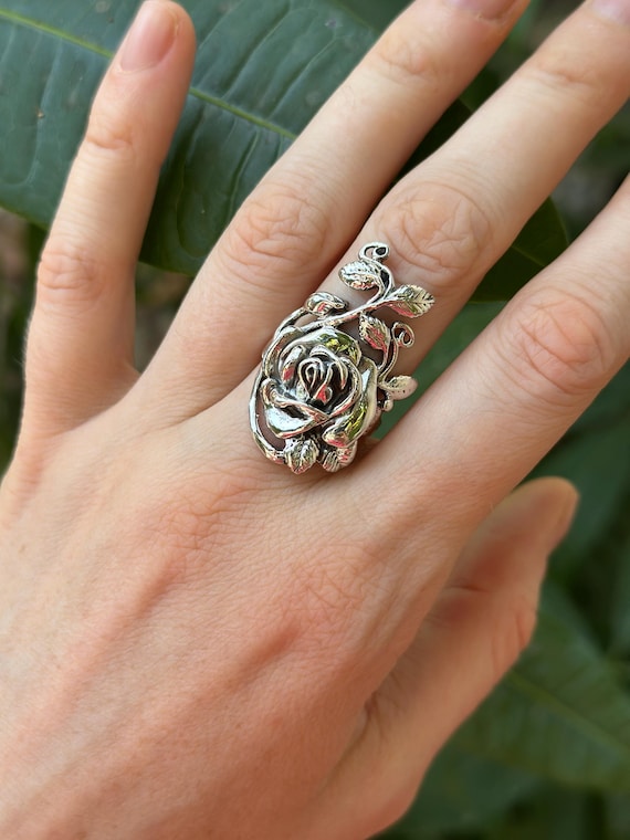 エレガントなバラの花のリング スターリングシルバー925 バラの棘 花柄