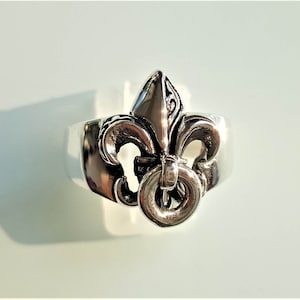 Anillo Flor de Lis Real Lirio PLATA DE LEY 925 Heráldica Francesa Lirio Flor Estilizada Emblema Flor De Lis Símbolo de la Realeza