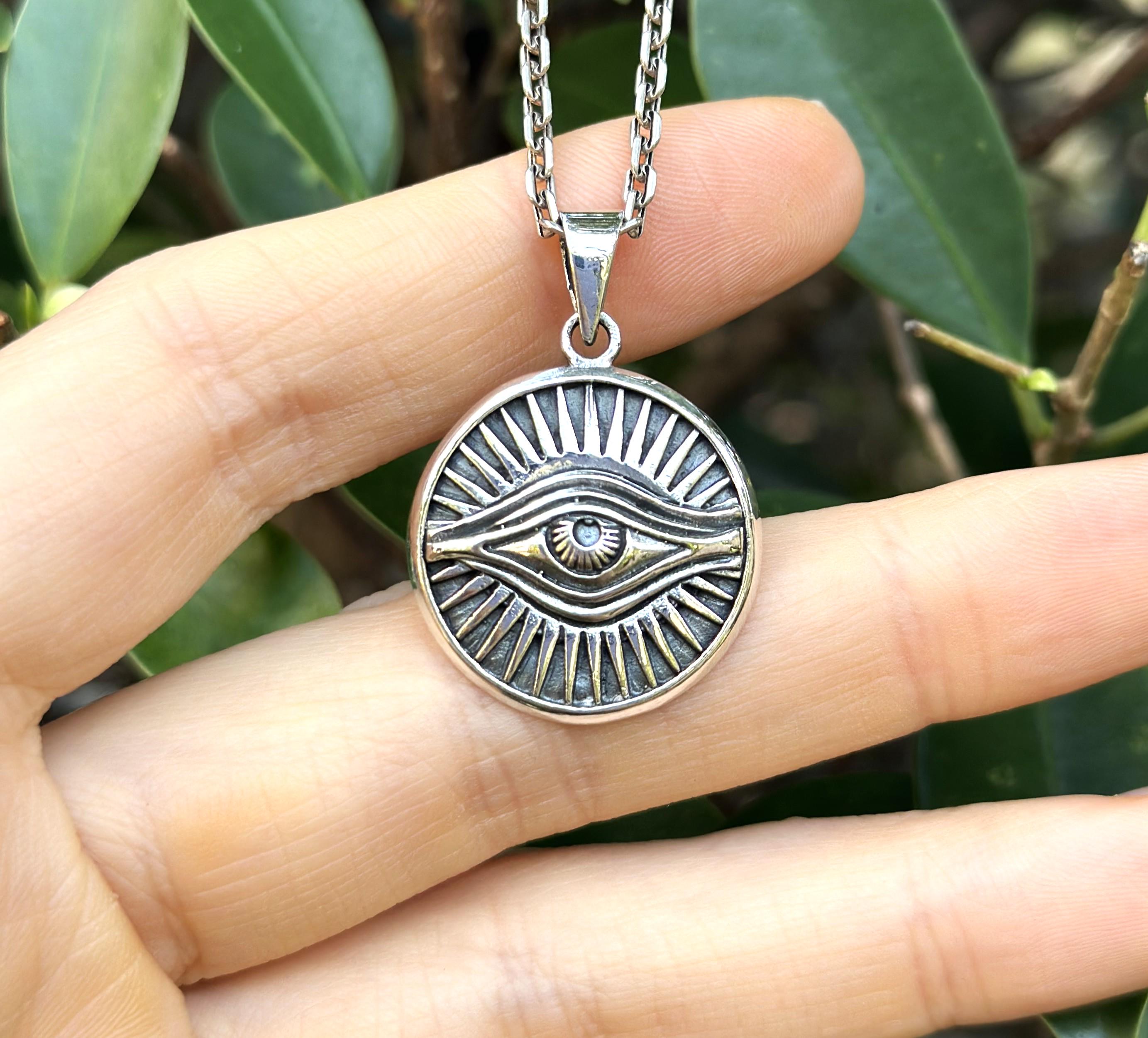 Collier Ancien Vintage Pendentif Osiris Ankh - Provenance Paris, France - Métal Argenté, Occasion Porté.