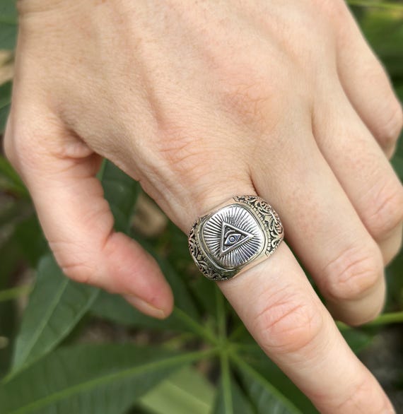 Pirámide del Ojo que Todo lo Ve Anillo de PLATA DE LEY 925