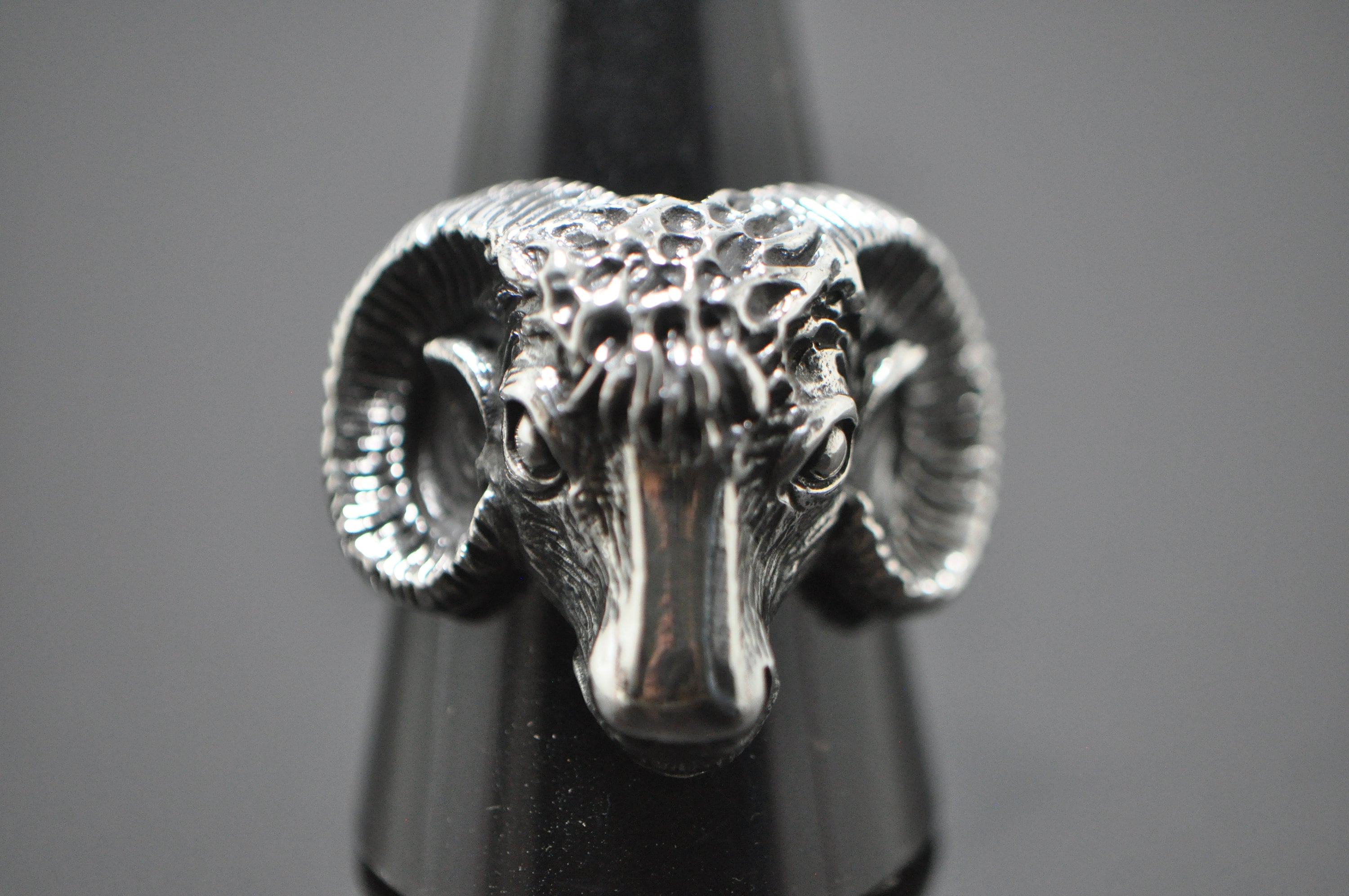 Ram Head Ring STERLING SILVER 925 Cuernos enrollados Aries - Etsy México Ram Head Ring STERLING SILVER 925 Cuernos enrollados Aries - Etsy México