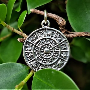 Wisiorek z kołem zodiaku SREBRO PRÓBY 925 Słońce Znaki zodiaku Astrologia słoneczna Równowaga energii kosmicznej Symbole święte Talizman Amulet