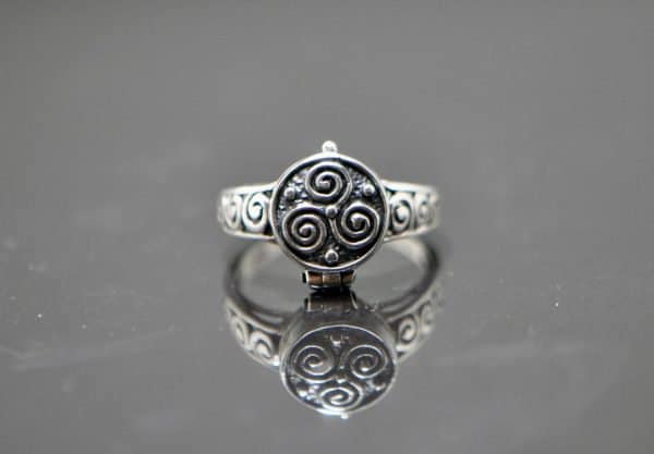 Triskelion Locket Ring 925 Sterling Silver Locket Tri Viking Poison Secret Compartment Infinity Sacred Talisman Amulet