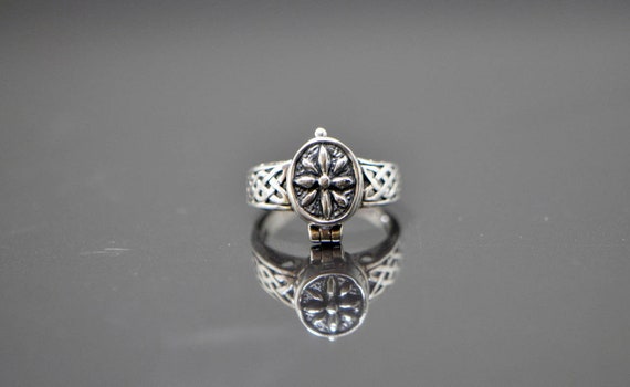 Bague Ancienne En Argent Pour Femme Avec Compartiment Secret Pour Pilules - Style Serti, Métal Fin