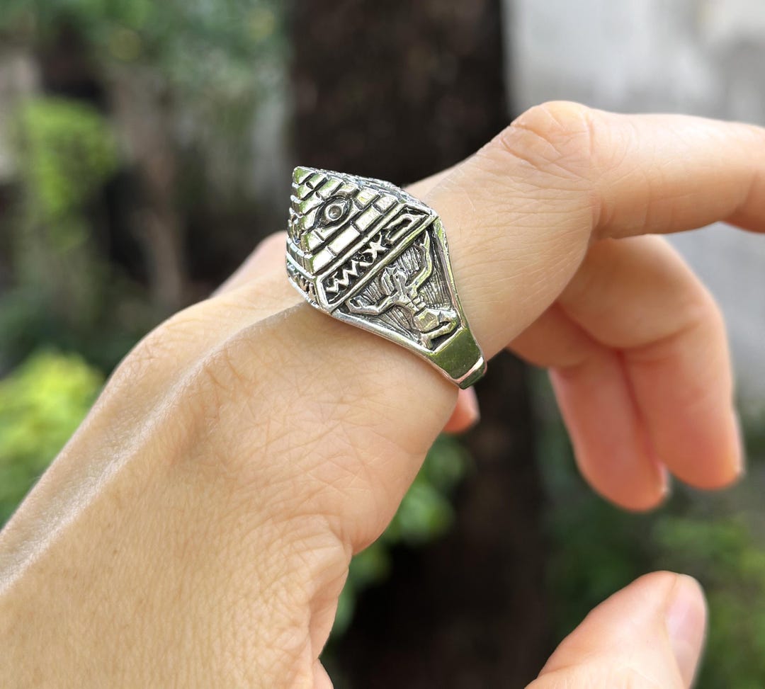 PYRAMID SHIELD RING-SILVER925-シールドリング Pyramid Ring 925 STERLING SILVER Pharaoh All Seeing Eye Egyptian