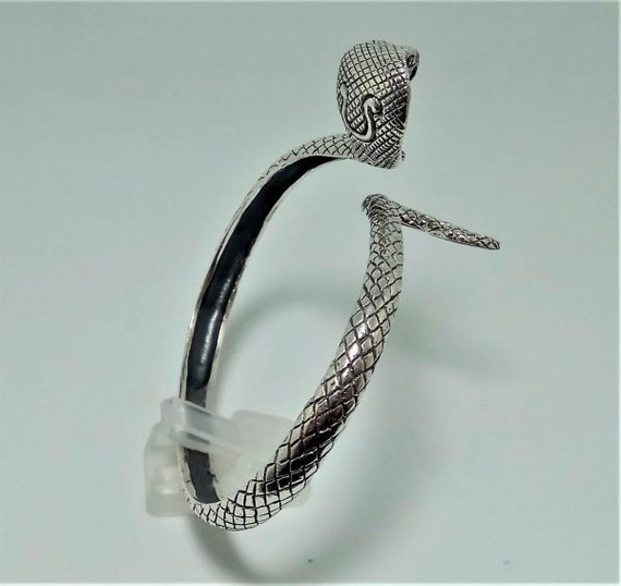 Fashion 925 Sterling Silver Bracelet at Rs 150.00/gram | Sterling Silver  Bracelet in Vadodara | ID: 23071364391
