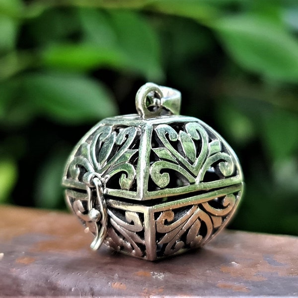 Jewelry Box Locket Pendant STERLING SILVER 925 Secret Compartment Harmony Ball Floral Design Talisman Amulet Cute Gift