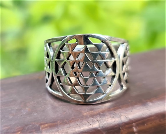 Sri yantra silver best sale ring
