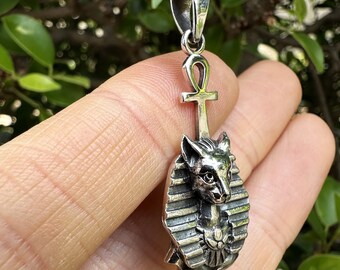 Ciondolo con la dea egizia del gatto, collana antica Bastet in argento, regalo mitologico, gioielli fatti a mano, regalo di compleanno - Italia