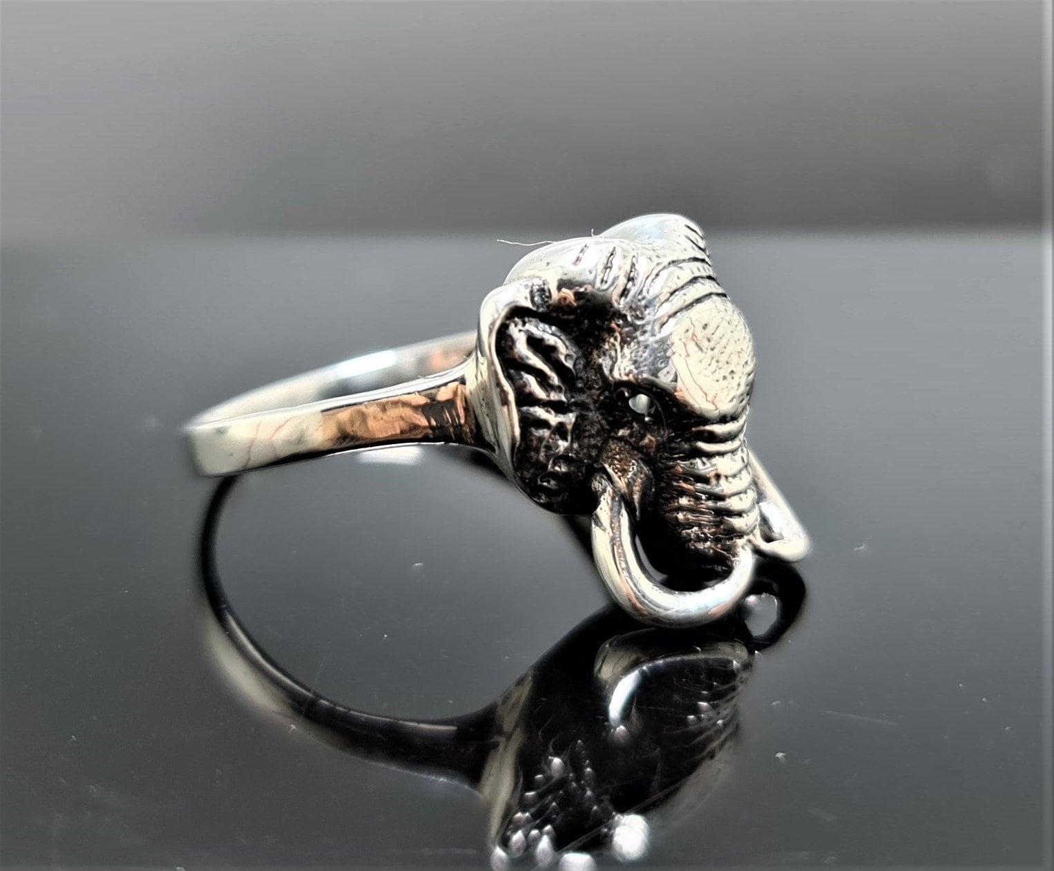 Orecchini a forma di elefante, argento delle tribù delle colline, argento sterling 925, orecchini in argento thailandese, regalo per lei, gioielli a forma di elefante, regalo per le donne - Italia