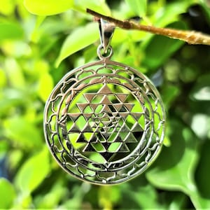 Shri Yantra Pendant STERLING SILVER 925 Sacred Symbol Geometry Harmony Spirituality Meditation Talisman Amulet