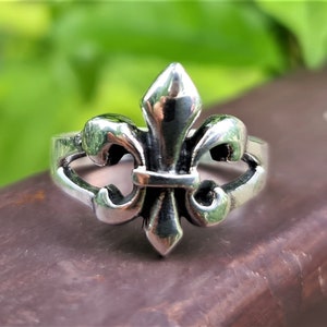 Fleur De Lis Royal Lily Ring STERLING SILVER 925 French Heraldry Lily ...