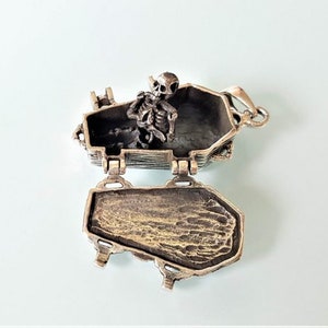 Skelett im Sarg Anhänger STERLING SILBER 925 Locket Beweglich Skeleton Rock Punk Goth Exclusive Design Geschenk