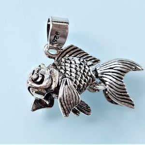Fancy Guldfiskhänge 925 Sterling Silver Rörliga Fenor 3D-hänge Lycka Talisman Amulett Gåva