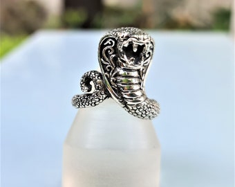 Cobra Ring 925 Sterling Silver Coiled Cobra Strike Cobra Teeth Ring