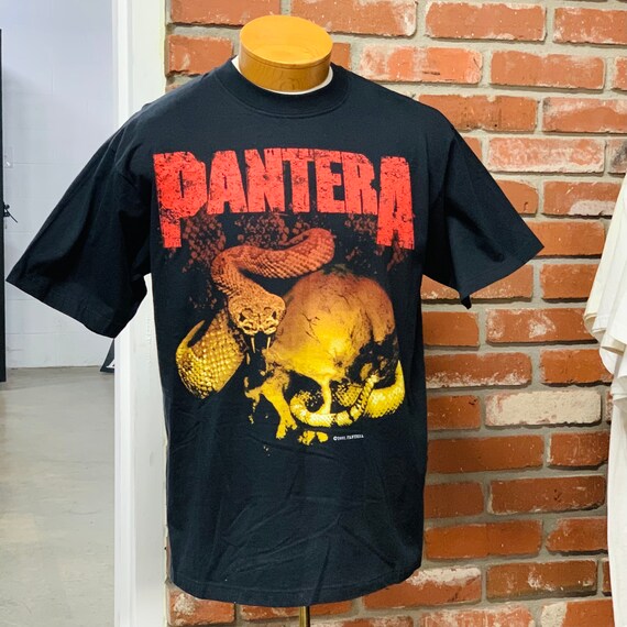 Pantera new vintage shirt. 2001 winterland tour te