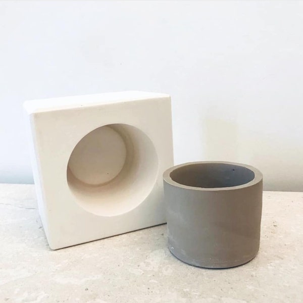 Plaster mold for ceramic slip casting (with glaze pillar)