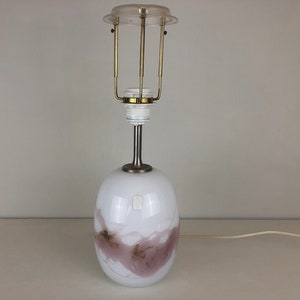 Holmegaard Sakura lampe de table en verre blanc et rose, design Michael Bang - Holmegaard Danemark 1980 Mid Century Design moderne