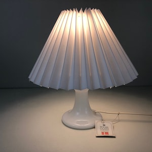 Holmegaard Madeleine table lamp, white opal glass, design Michael Bang for Holmegaard 1982 modernist design
