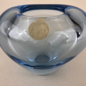 Small Holmegaard heart shaped glass vase in aqua blue. Design Per Lütken for Holmegaard Danmark, 1960s mid century modern.
