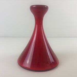 Red Carnaby cone vase, design Per Lütken, cased glass Holmegaard Glassworks. Kastrup Denmark  1968 Mid Century Modern, Pop Art