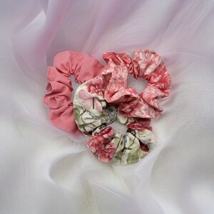 Handmade Floral Cotton Scrunchies - Coral & White - 3 Pack